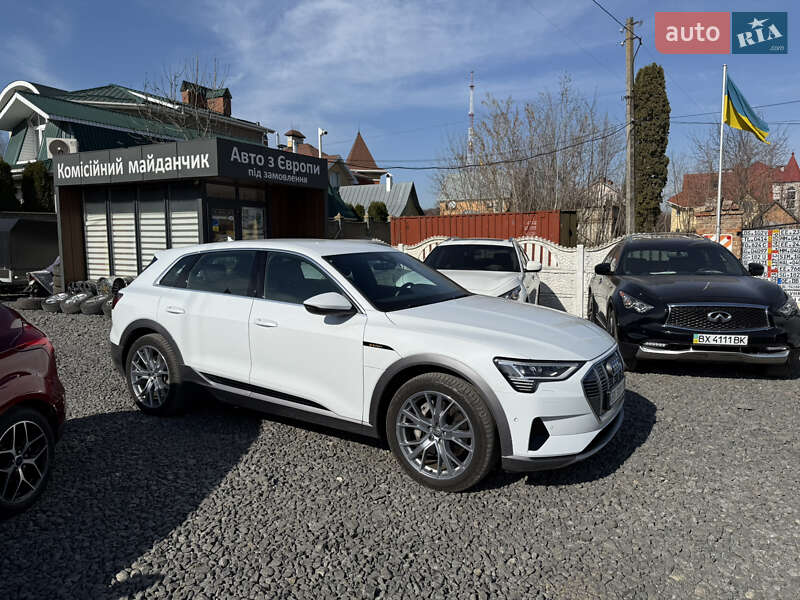 Audi E-tron (2019)