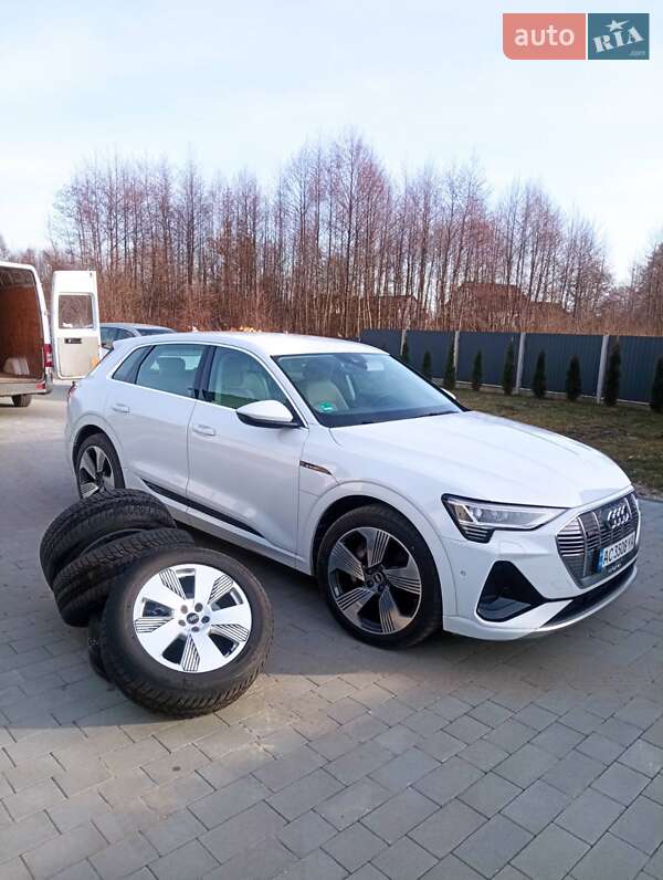 Audi E-tron (2020)