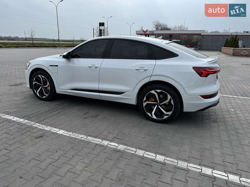 Audi E-tron (2021)