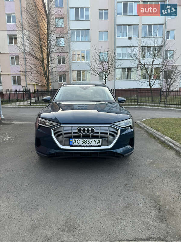 Audi E-tron (2019)
