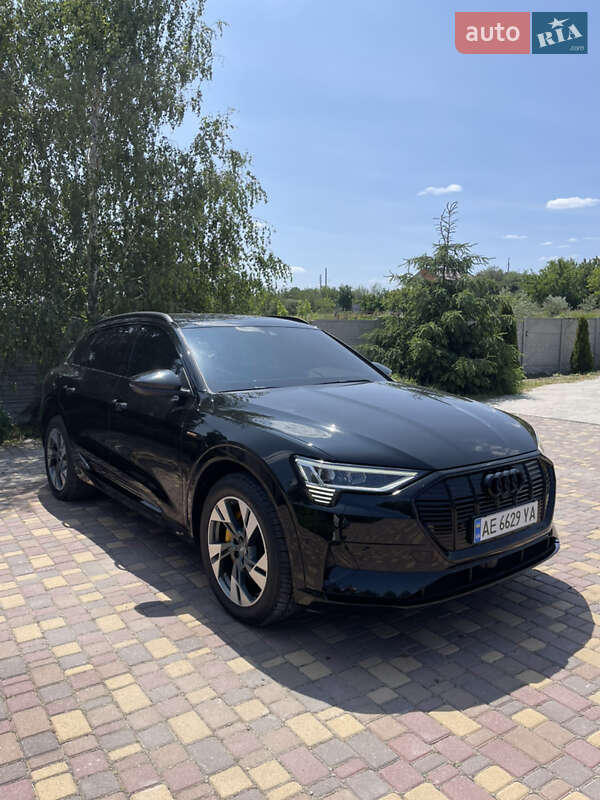 Audi E-tron (2020)