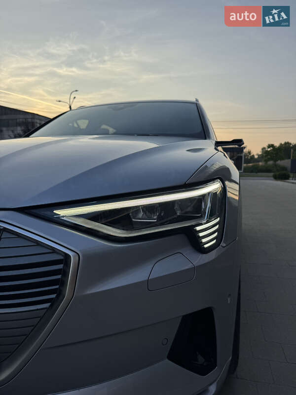 Audi E-tron (2019)