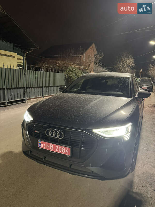 Audi E-tron (2021)