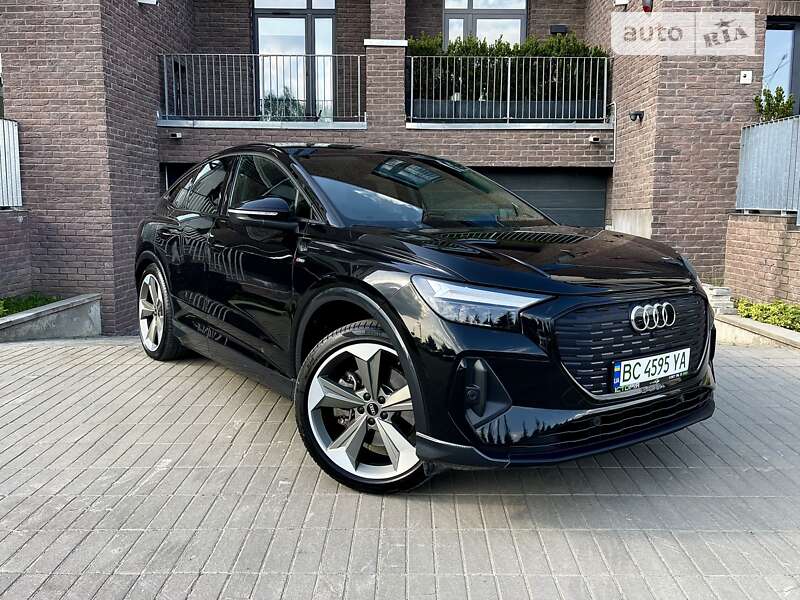 Audi Q4 e-tron (2022)
