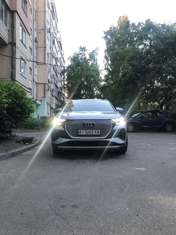 Audi Q4 e-tron (2023)
