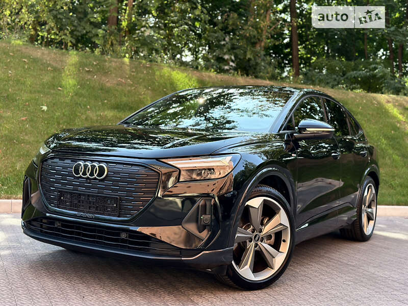 Audi Q4 e-tron (2022)