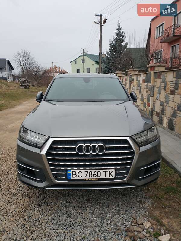 Audi Q7 (2016)