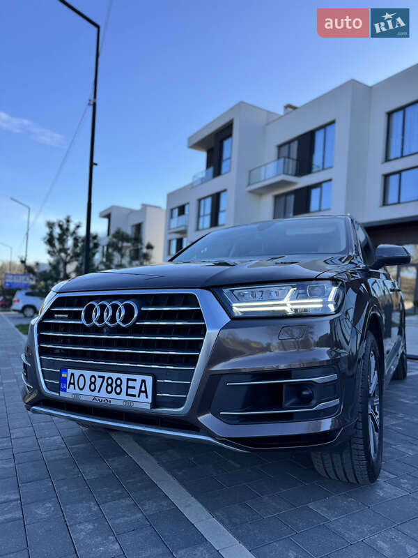 Audi Q7 (2017)