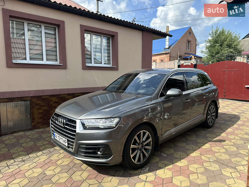 Audi Q7 (2016)