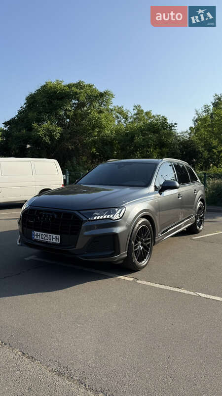 Audi Q7 (2023)