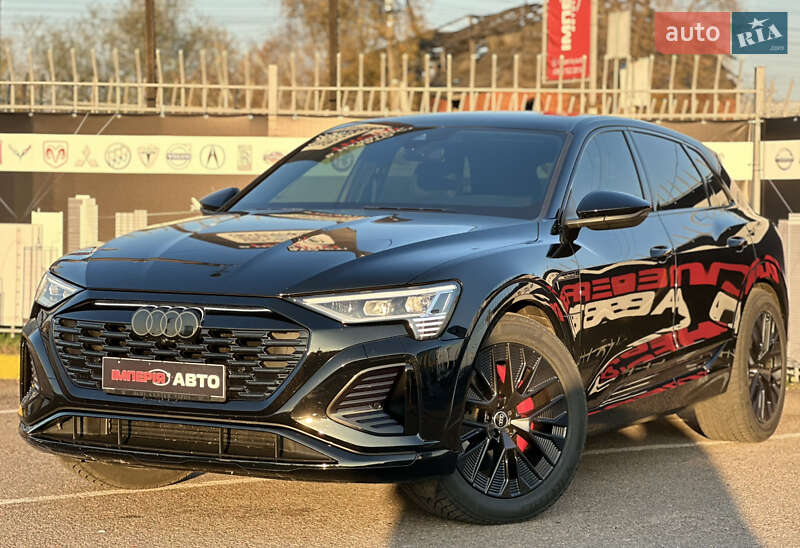 Audi Q8 e-tron (2023)