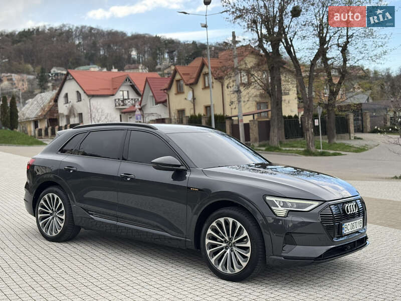 Audi Q8 e-tron (2023)