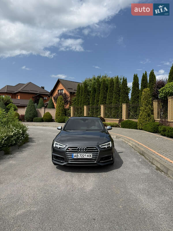 Audi S4 (2017)