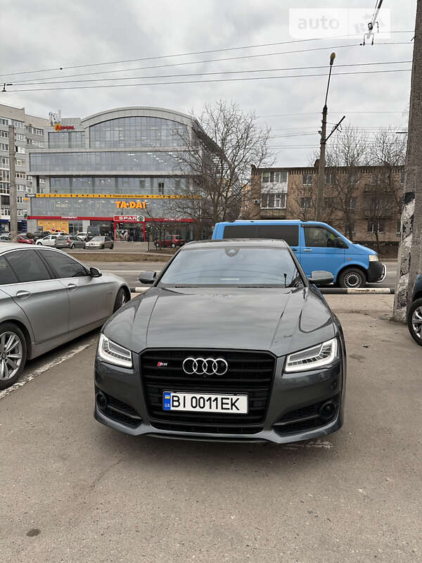 Audi S8 (2016)