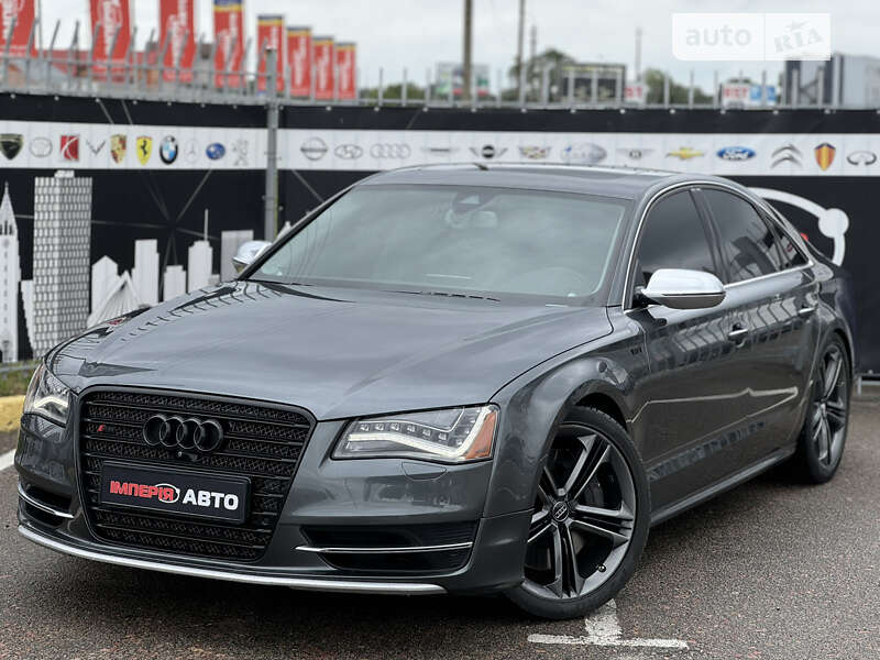 Audi S8 (2012)