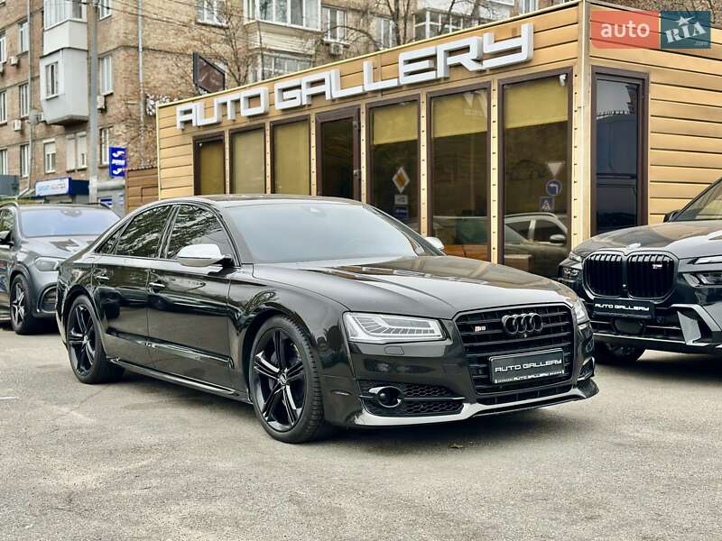 Audi S8 (2015)