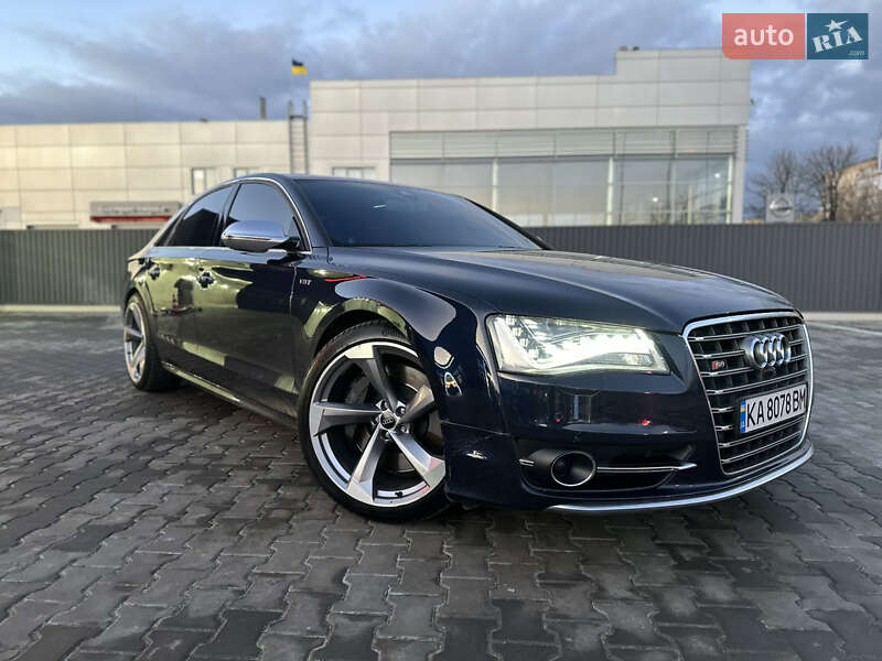 Audi S8 (2012)