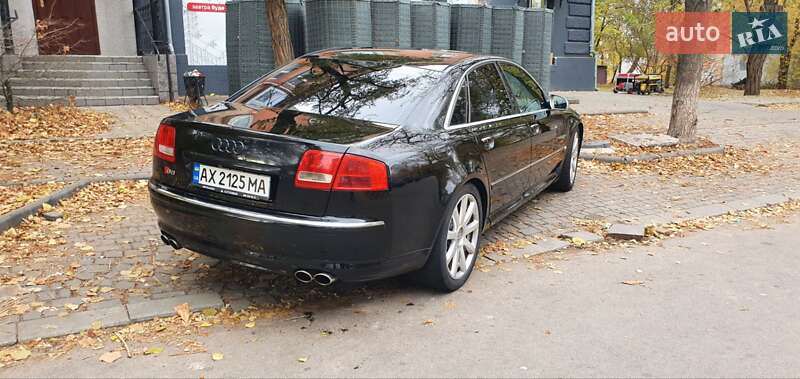 Audi S8 (2007)