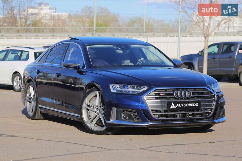Audi S8 (2019)