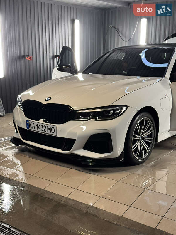 Bmw 330e (2021)
