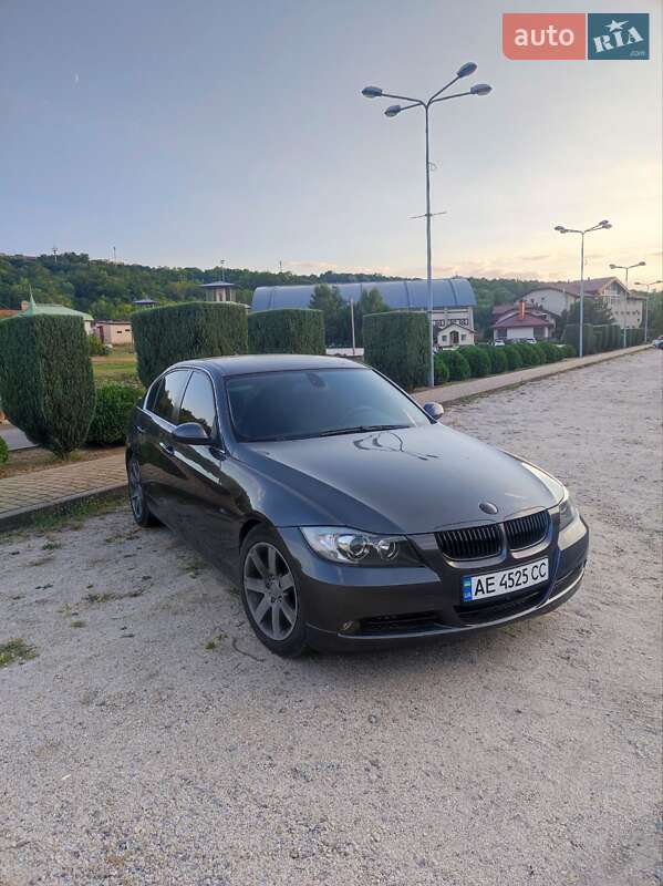 Bmw 3 series (2005)