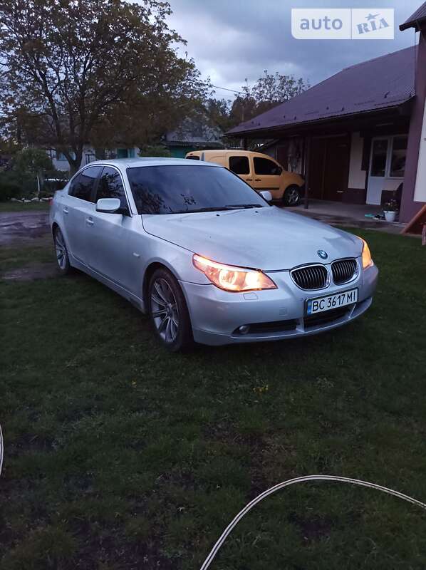 Bmw 520i (2004)