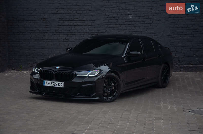 Bmw 5 series (2017)