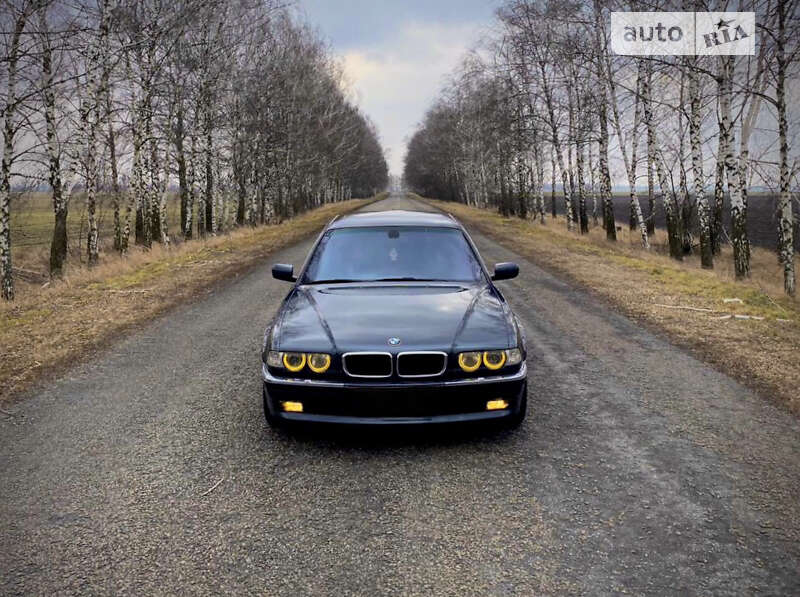 Bmw 7 series (2000)