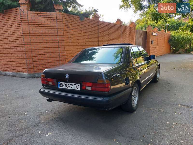 Bmw 7 series (1987)