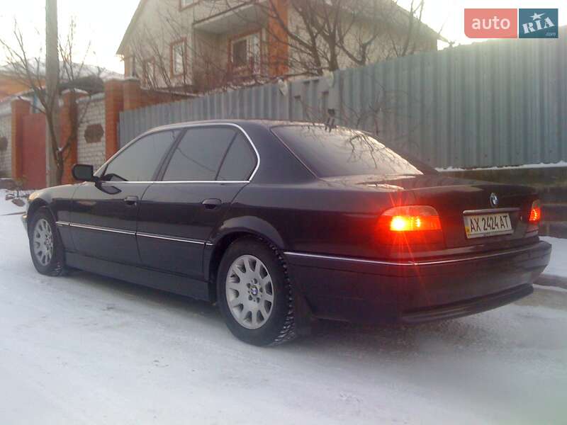 Bmw 7 series (2000)