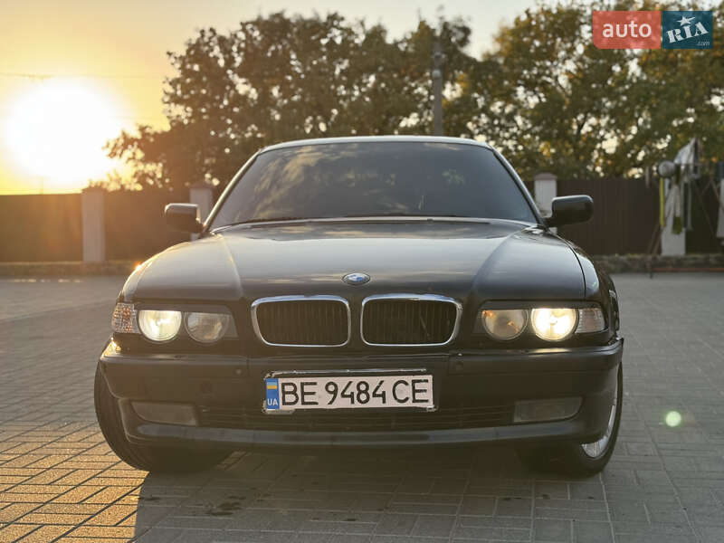 Bmw 7 series (2000)