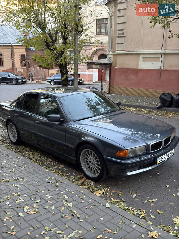Bmw 7 series (2000)