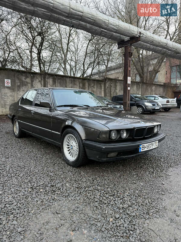 Bmw 7 series (1987)