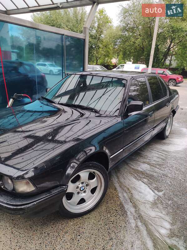 Bmw 7 series (1987)