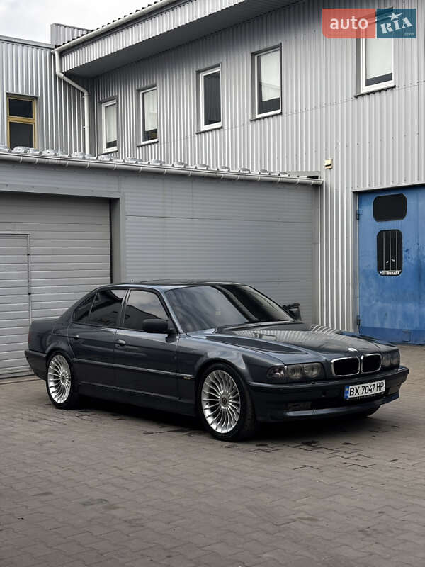 Bmw 7 series (2000)