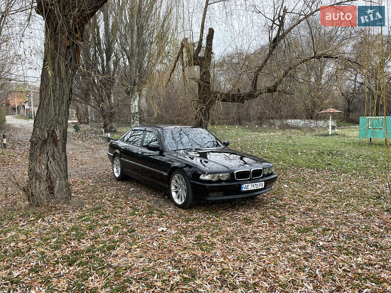 Bmw 7 series (1999)
