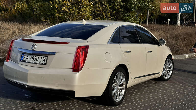Cadillac Xts (2012)