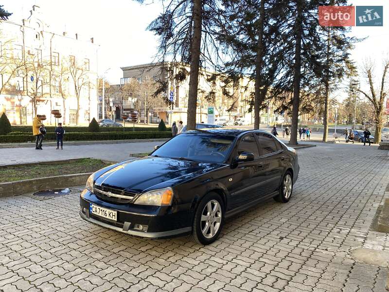 Chevrolet Evanda (2005)