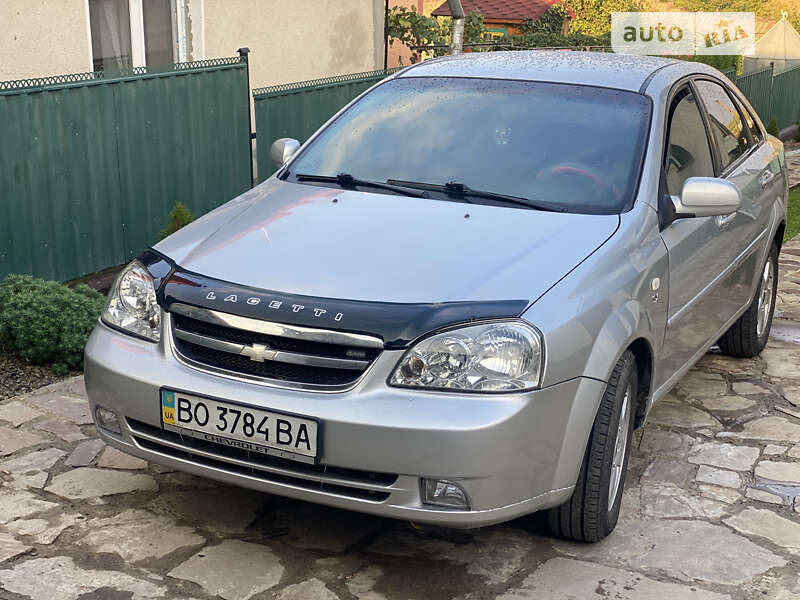 Chevrolet Lacetti (2005)
