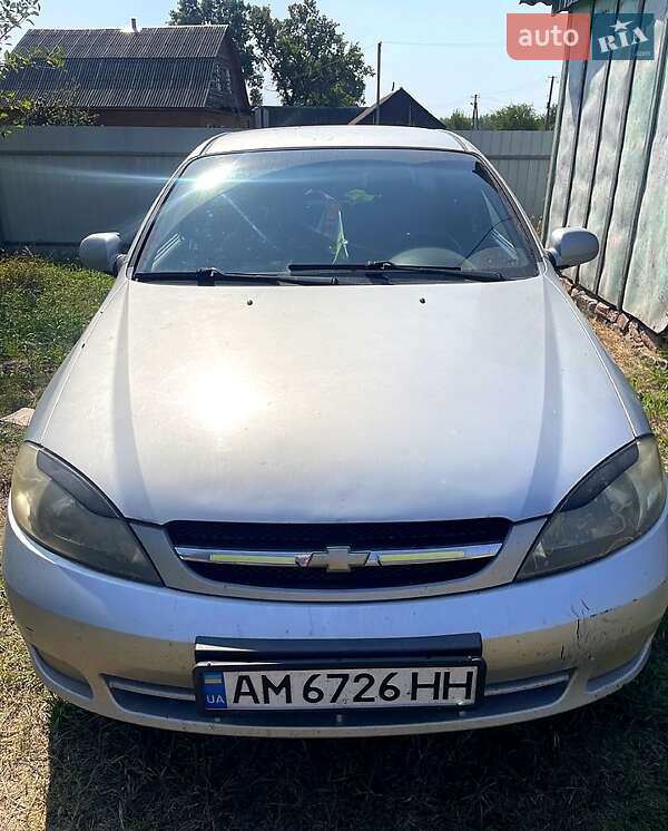 Chevrolet Lacetti (2005)