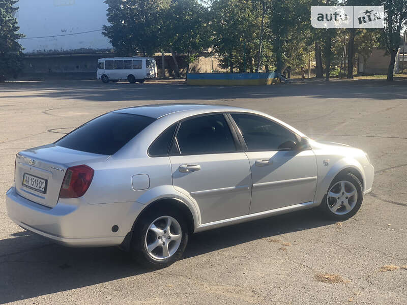 Chevrolet Lacetti (2011)