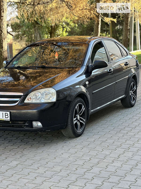 Chevrolet Lacetti (2005)