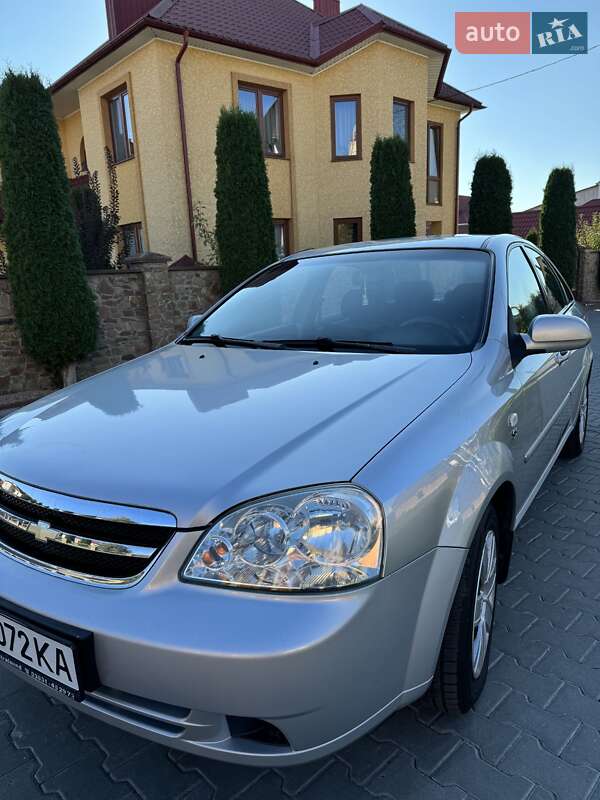 Chevrolet Lacetti (2005)