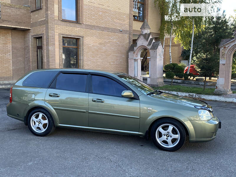 Chevrolet Lacetti (2005)