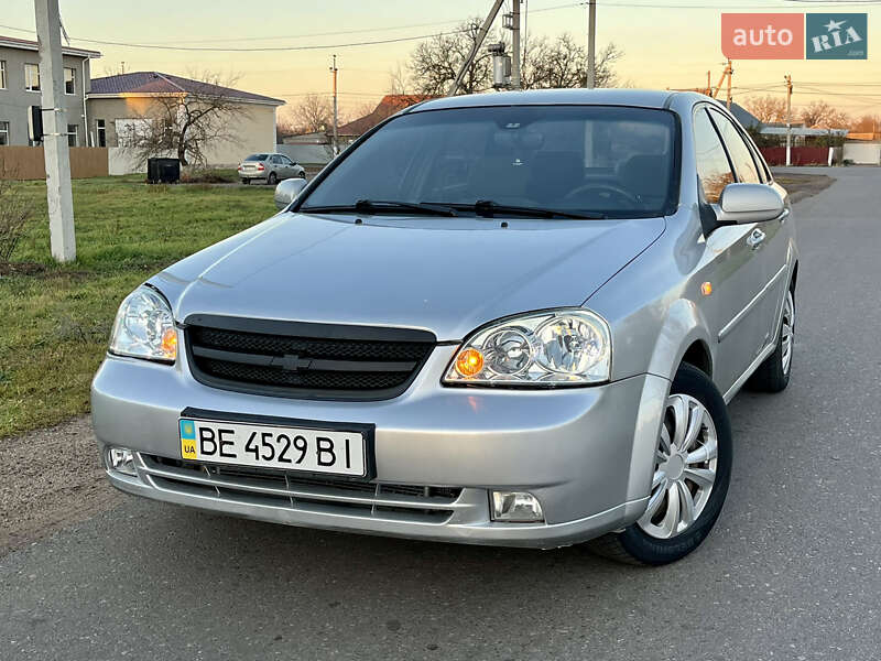 Chevrolet Lacetti (2004)