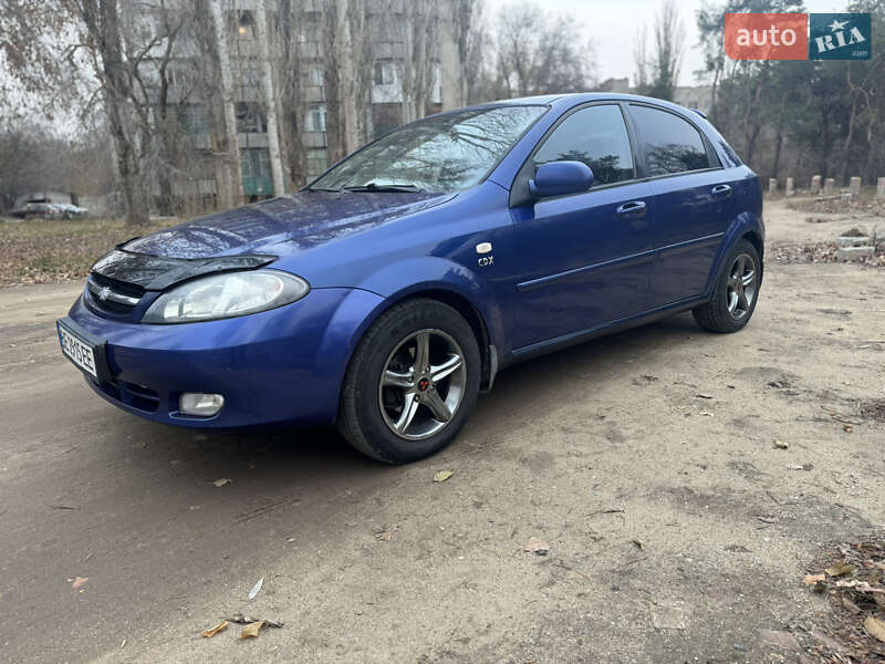 Chevrolet Lacetti (2004)