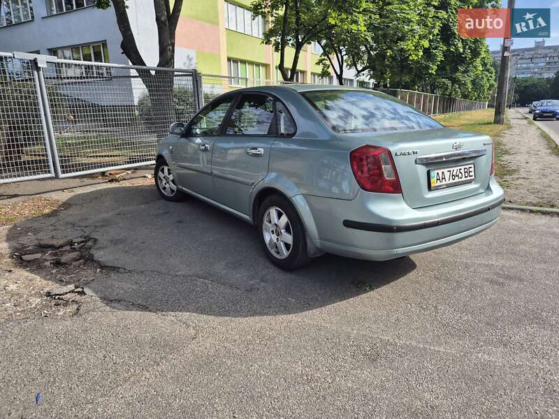 Chevrolet Lacetti (2005)