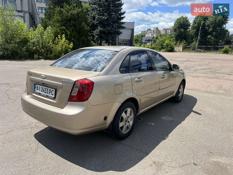 Chevrolet Lacetti (2005)