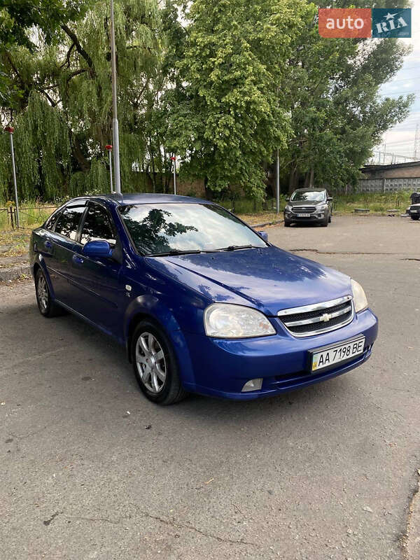 Chevrolet Lacetti (2005)