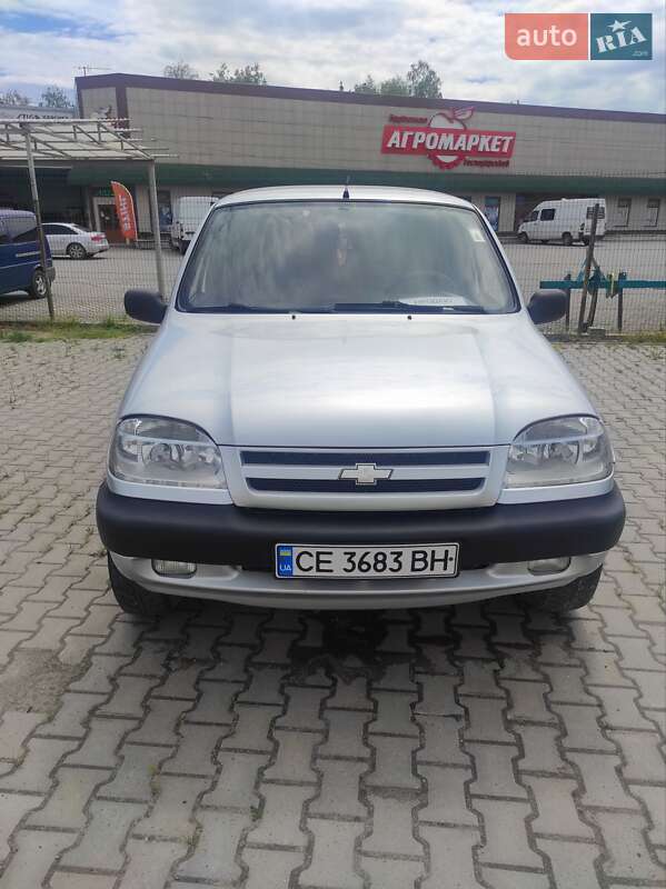 Chevrolet Niva (2005)